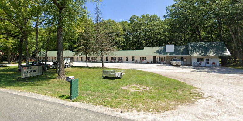 Day Star Motel at Wolf Lake (Wolf Lake Motel) - From Web Listing